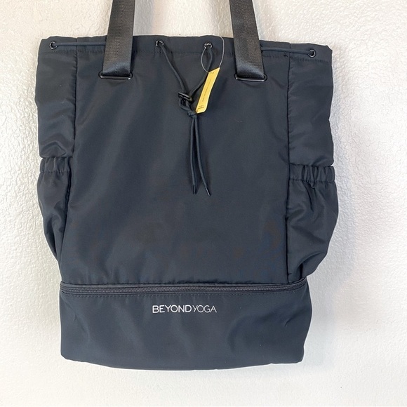Beyond Yoga Black Convertible Gym Bag Backpack Tote - Picture 4 of 6